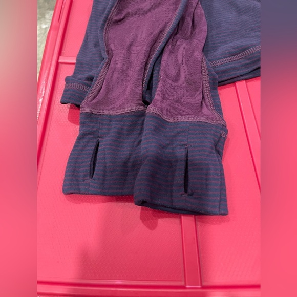 lululemon 4-6 Purple Women's Jacket. Pockets , zipper in back.Xmas gift 🎁 - Picture 2 of 10